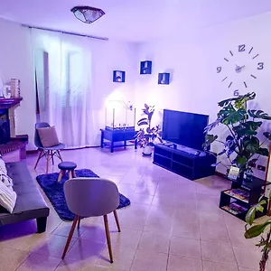Charlie's Arezzo-appartamento-b&b Con Parcheggio Privato- Citta Del Natale 2023 - Centro Fiere E Congressi- Mercatini Natale Casa Di Babbo Natale E Villaggio Tirolese 2023 Appartamento